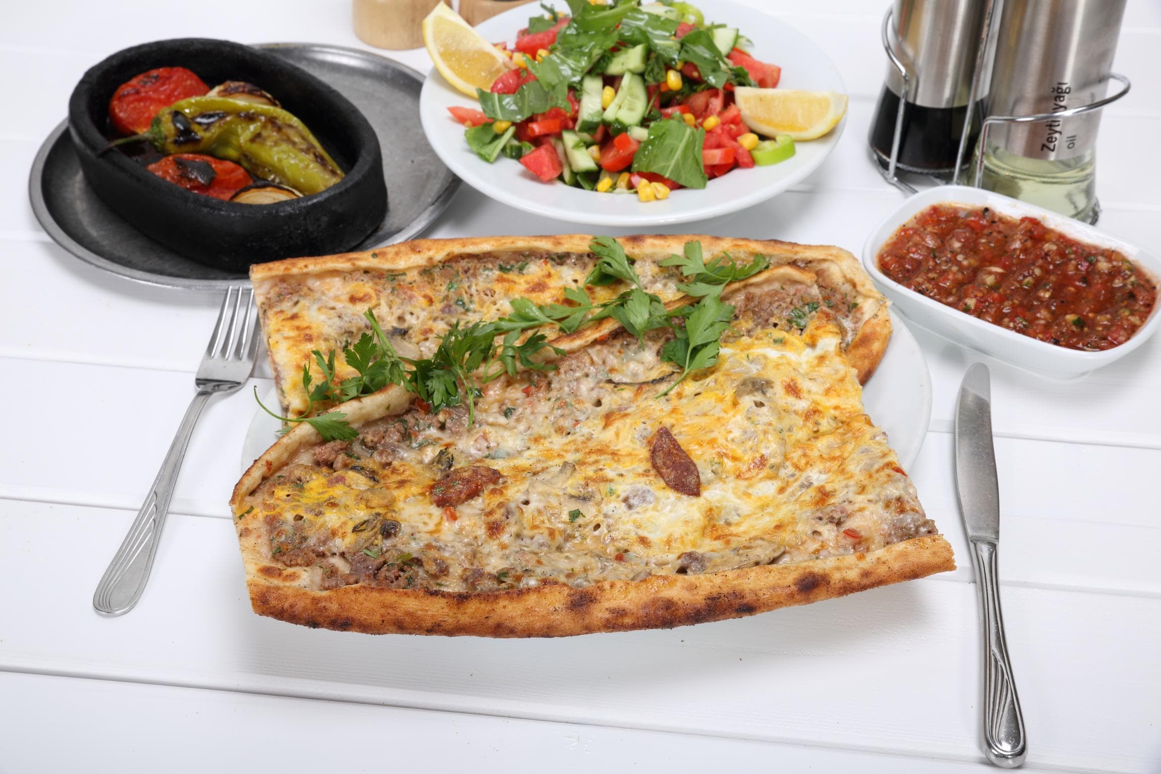 Cenaze Pidesi Ankara için taş fırında hazırlanan pide